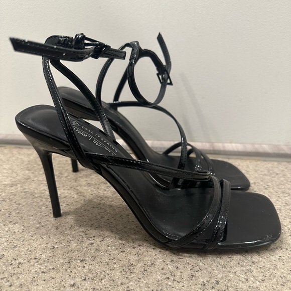 call it spring heels size 8.5 - Picture 1 of 3